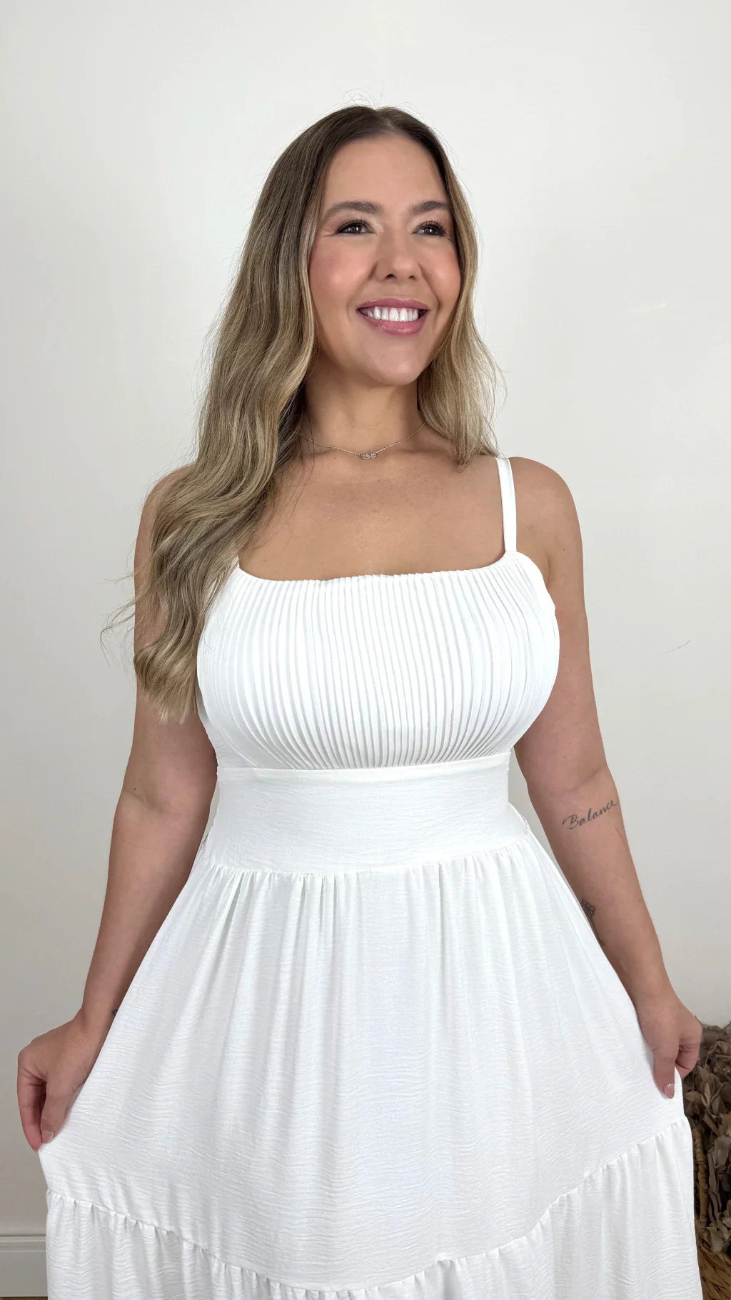 VESTIDO QUEZIA LISO (VÁRIAS CORES DISPONÍVEIS)